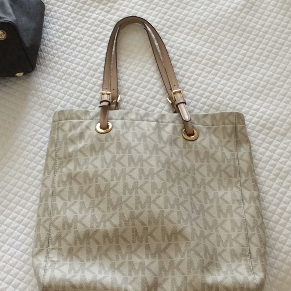 Ivory Michael Kors bag